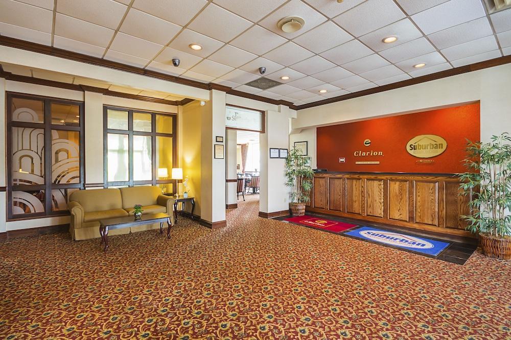 Clarion Inn Феърмонт Екстериор снимка