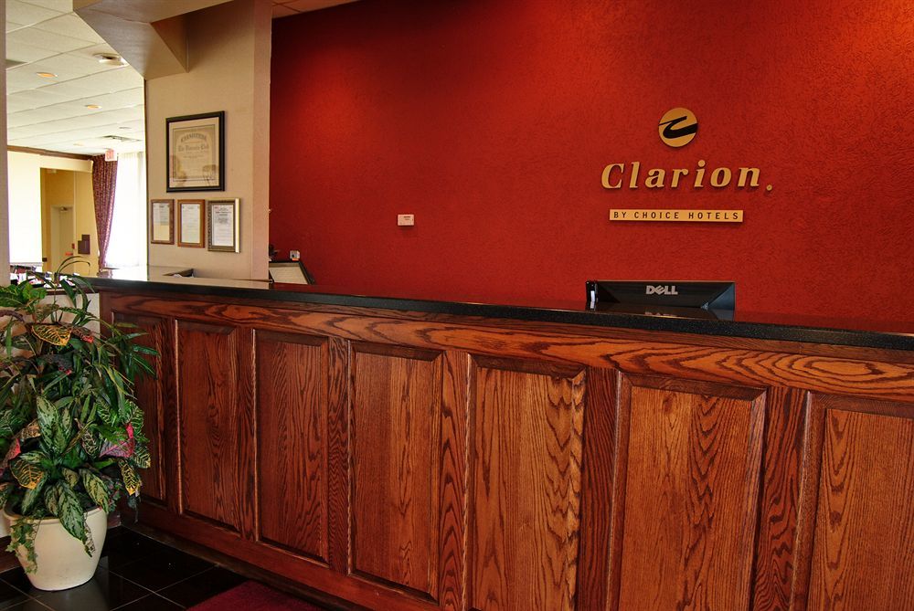 Clarion Inn Феърмонт Екстериор снимка