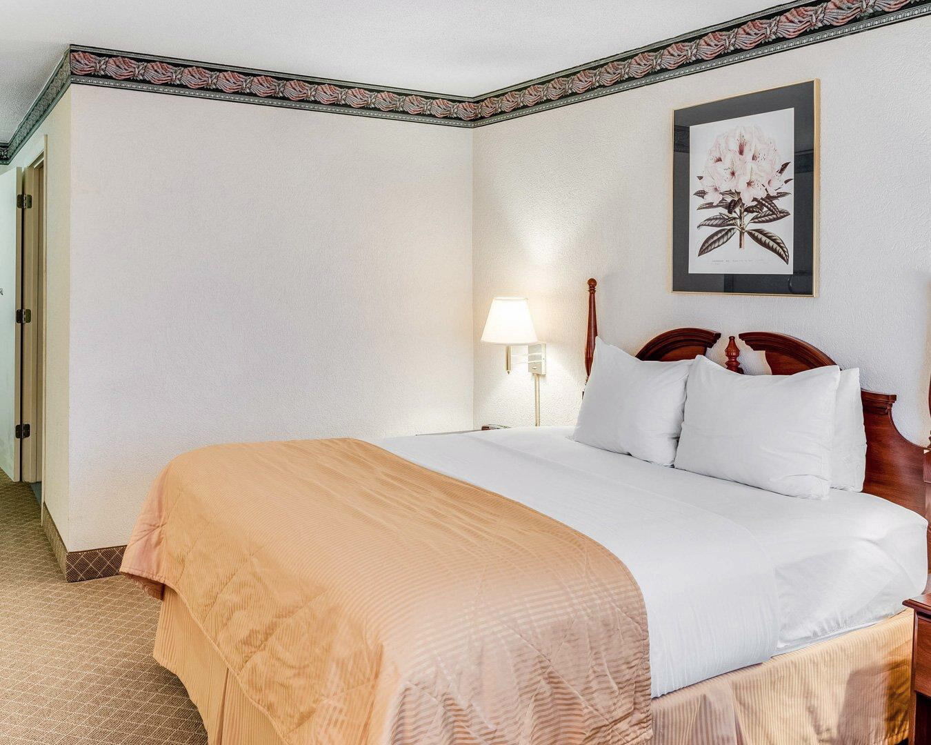 Clarion Inn Феърмонт Екстериор снимка